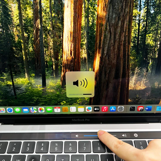 Used Apple MacBook Pro 2020 – Intel Core i5 10th Gen, 32GB DDR4 RAM, 1TB SSD NVMe. - Image 6